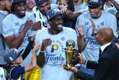 火箭队加速引援 杜兰特续约锁定未来 新赛季篮球策略风云