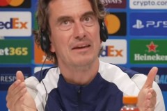 马特乌斯金球奖亮相：足球传奇与女友的爱情故事