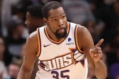 NBA新星利拉德：最佳新秀闪耀波特兰开拓者传奇之路